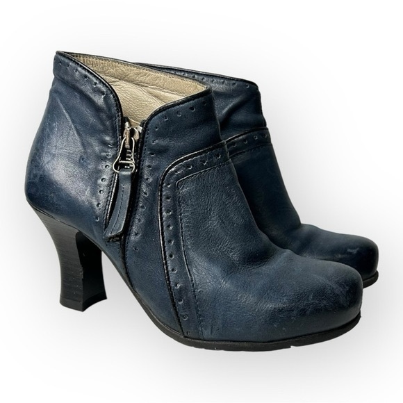 Miz Mooz Dark Blue Leather Side Zip  Ankle Booties 6.5 - Picture 1 of 7
